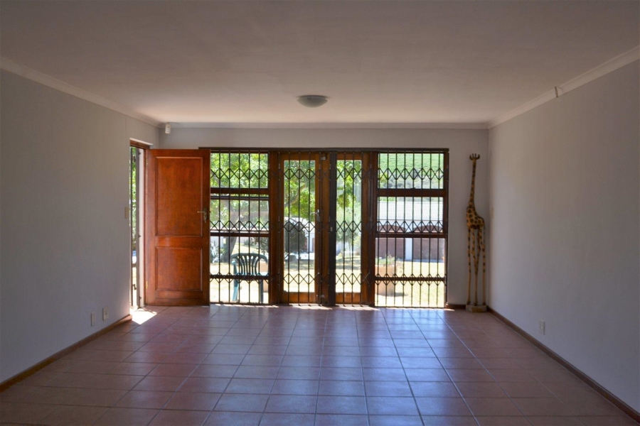 To Let 3 Bedroom Property for Rent in Protea Valley Western Cape